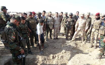 Iraq, trovate fosse comuni dell'Isis con almeno 400 cadaveri