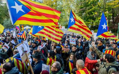 Madrid "pronta a trattare" maggiore autonomia fiscale per la Catalogna
