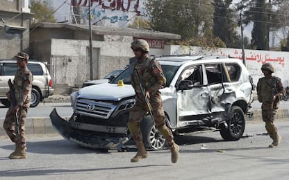 Pakistan, scontri e 200 feriti: soldati in strada nella capitale