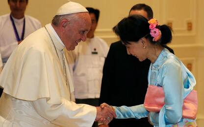 Incontro Papa Francesco Aung San Suu Kyi