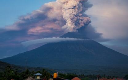 Aeroporto Bali riapre dopo disagi causati dall'eruzione vulcanica