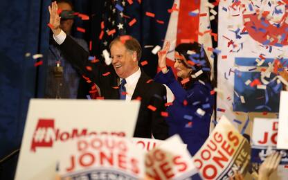 Usa, l’Alabama dà uno schiaffo a Trump: vince il democratico Jones