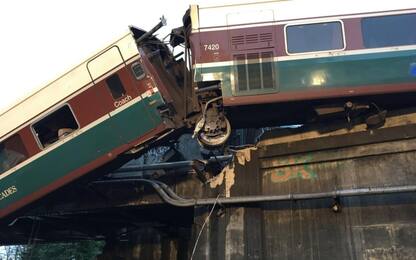 Treno deragliato vicino a Seattle, 3 morti accertati e 100 feriti