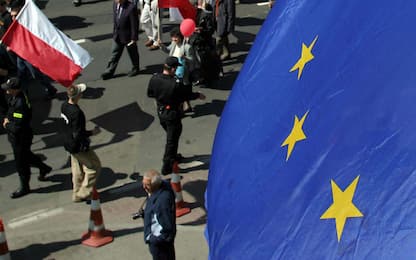 Polonia, stato di diritto a rischio: Commissione Ue avvia sanzioni