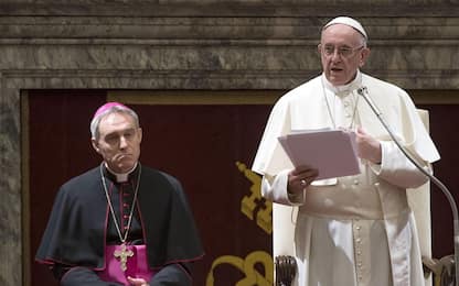 Il Papa alla Curia romana: "Superare logica complotti, è un cancro"