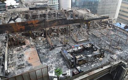 India, incendio in un edificio nel centro di Mumbai: almeno 14 morti 