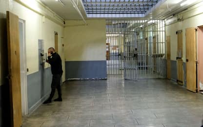 Francia, telefoni fissi per i detenuti in 50mila celle