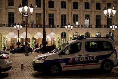 Rapina al Ritz di Parigi, rubati gioielli per milioni di euro