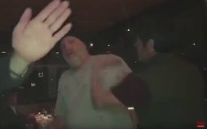 Molestie, Weinstein schiaffeggiato in un ristorante in Arizona