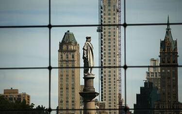New York, la statua di Colombo rimarrà all'ingresso di Central Park
