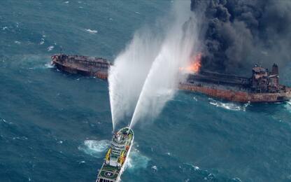 Petroliera affondata nel mar cinese, chiazza su oltre 100 km quadrati