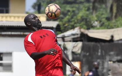 Weah in campo per beneficenza