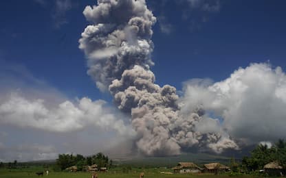 Eruzione del vulcano Mayon, è allerta nelle Filippine