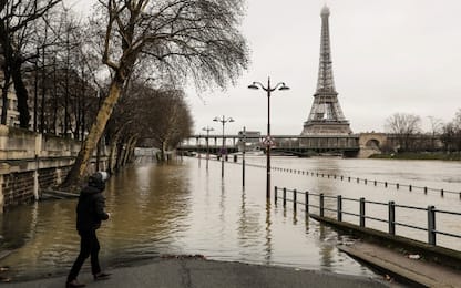 La Senna preoccupa Parigi, allerta massima per la piena del fiume