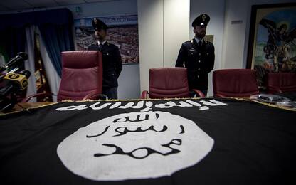 Guardian: 50 combattenti Isis in Italia con barche. Polizia smentisce