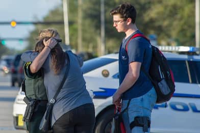 Florida, strage in una scuola: almeno 17 morti. Arrestato ex studente