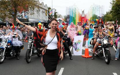 Ad Auckland si sfila per la Pride Parade