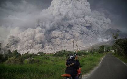 Indonesia, erutta il vulcano Sinabung