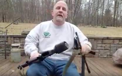 Appassionato di armi distrugge suo fucile dopo strage Florida. VIDEO