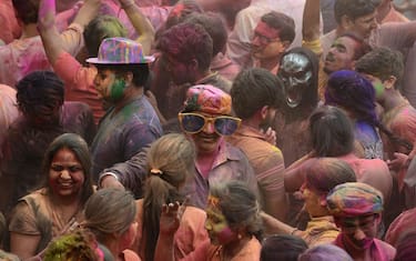 1_holi_india_GettyImages-926272736