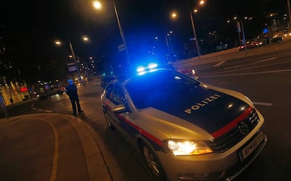 Vienna, accoltella passanti in strada: 4 feriti. Arrestato