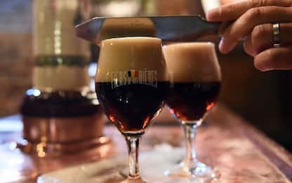 Scarpa come caparra per evitare furto bicchieri: l’idea dei pub belga