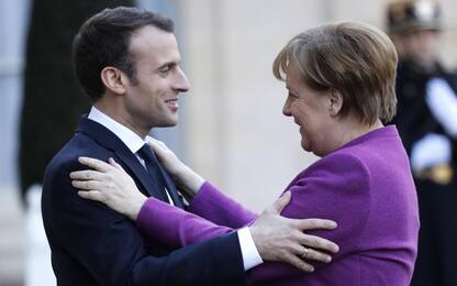 Macron incontra Merkel: "Voto Italia ha scosso l'Europa, rifondare Ue"