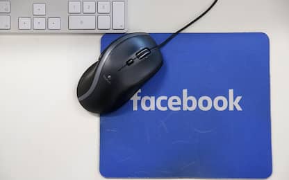 Facebook, Garante Ue: è lo scandalo del secolo, solo punta iceberg