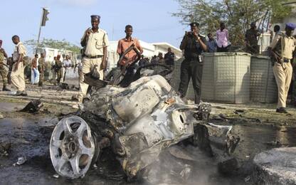 Somalia, esplode autobomba nei pressi del Parlamento a Mogadiscio