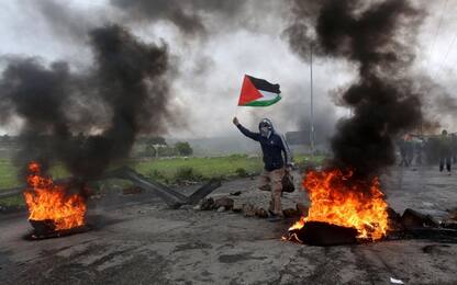 Scontri al confine tra Gaza e Israele: uccisi 15 palestinesi