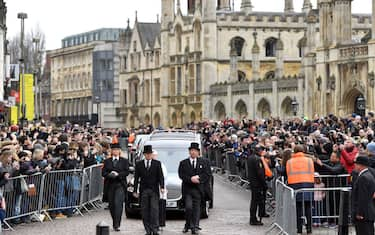 2Stephen_Hawking_funerali_LaPresse