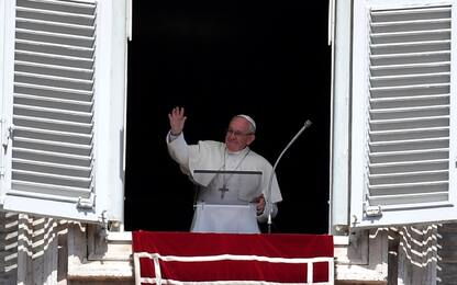 Papa: "Solo la fraternità può dare la pace ed estirpare la corruzione"