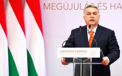 Ungheria al voto, Orban favorito: "Fermerò le orde di migranti"