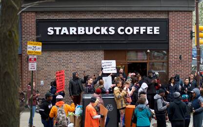 Proteste antirazziste contro Starbucks