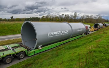 HyperloopTT_Tube_1