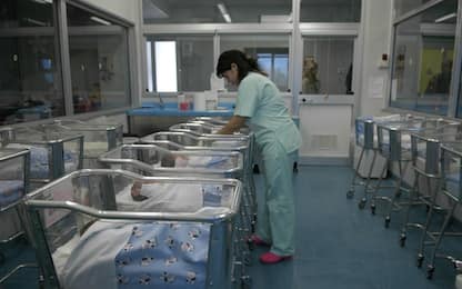 Istat, nel 2017 nuovo minimo storico di nascite: appena 458mila