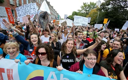 Irlanda: tutto ciò che c'è da sapere sul referendum sull'aborto