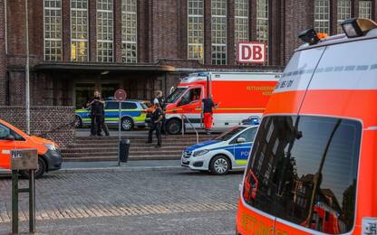 Germania, aggressione con coltello sul treno: 1 morto e 2 feriti