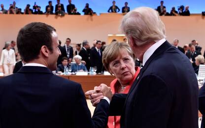 Stretta di mano Macron - Trump