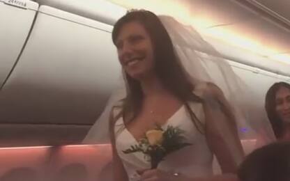 Las Vegas, matrimonio ad alta quota: il "sì" a bordo dell'aereo