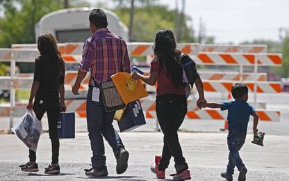 Migranti, Usa: giudice California ordina di riunire famiglie separate
