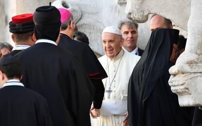 Il Papa a Bari: preghiera di pace per il Medio Oriente con Patriarchi