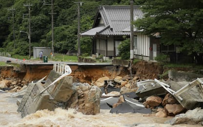 Giappone, piogge e inondazioni: 15 morti