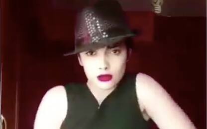 Iran, arrestata ragazza che ballava senza velo su Instagram