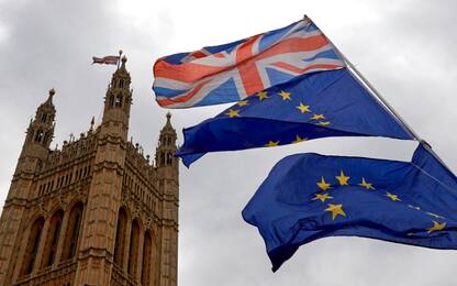 Brexit, il Parlamento britannico voterà il 15 gennaio il piano May