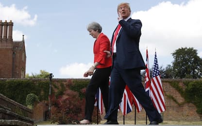 Brexit, May rivela: "Trump mi ha detto di fare causa all'Ue"