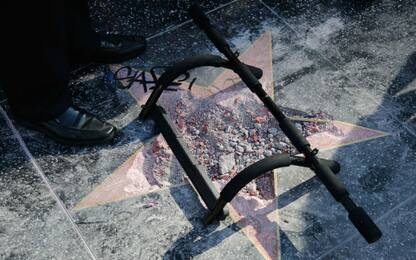 Usa, distrutta la stella di Trump sulla Walk of Fame di Hollywood