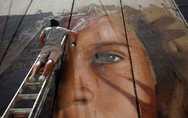 Rilasciato Jorit, lo street artist italiano arrestato a Betlemme