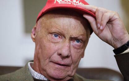 Niki Lauda sta meglio, medici ottimisti: "Il decorso è soddisfacente"