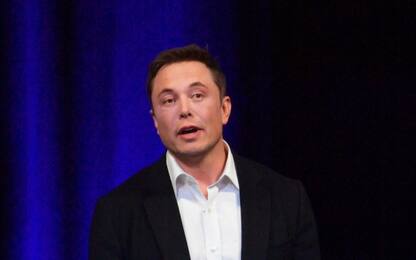 Tesla rimane in Borsa, Elon Musk: "È la strada migliore"